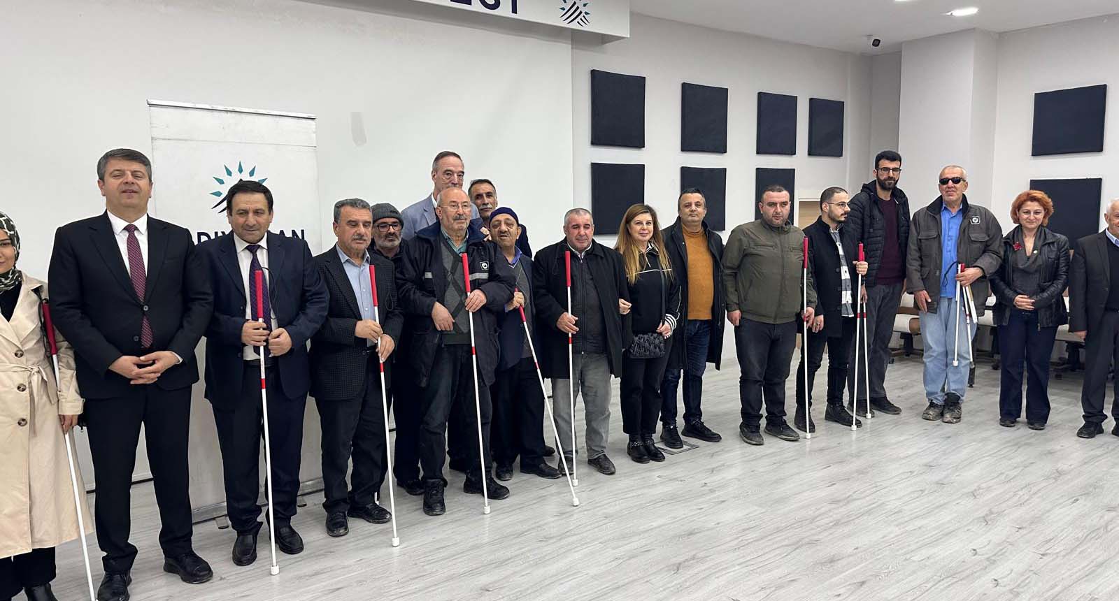 Navigasyonlu Bastonlar Görme Engelli Vatandaşlara Teslim Edildi.